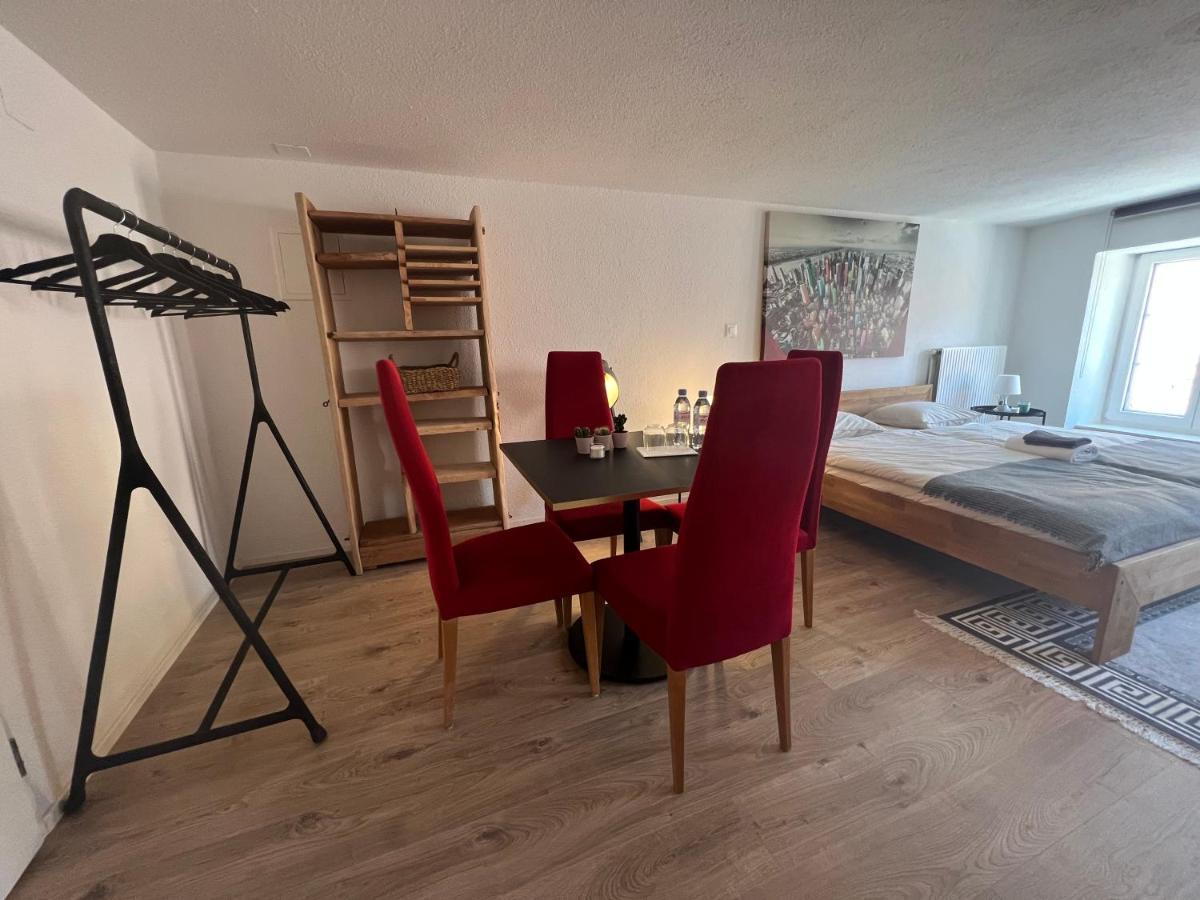 Appartement En Vieille Ville De Porrentruy Exteriör bild